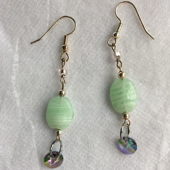 Beautiful Unique Czechoslovakian Glass Earrings - Picture 2 of 3